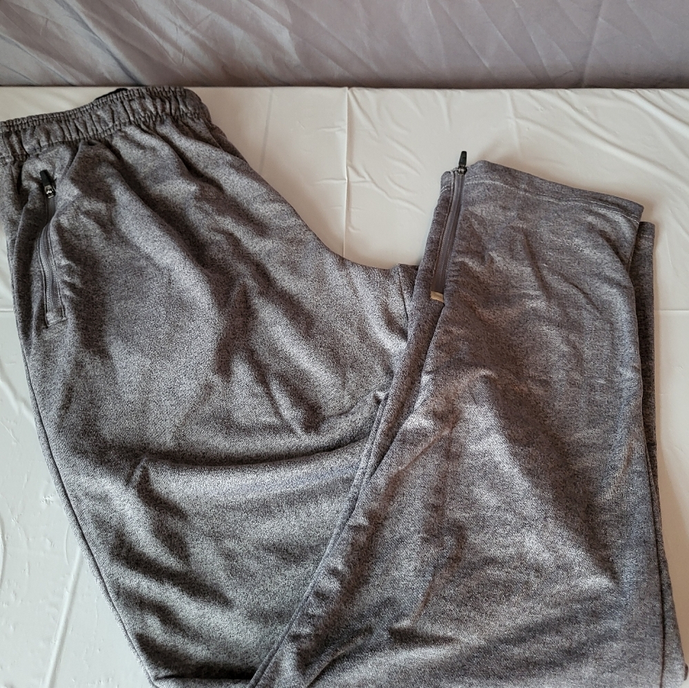 Men Reebok Joggers Size 30